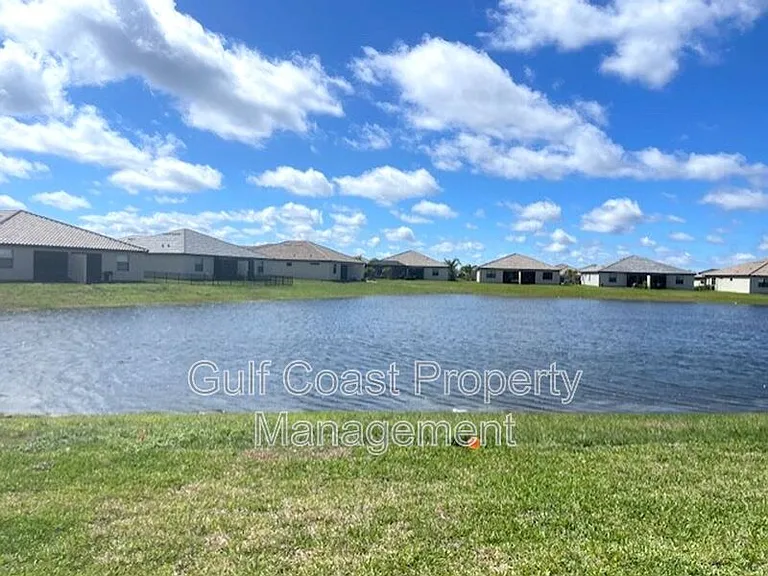 5316 Crystal Harbor Cv — Photo 18