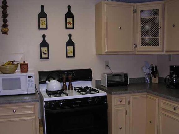 5th image of 1410 E Gilbert Ave