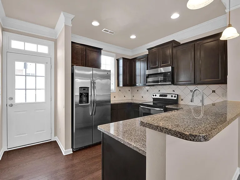 11012 Cedar Walk Ln — Photo 10