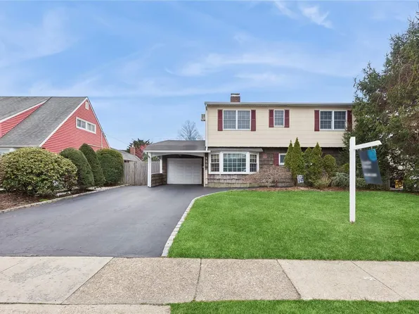 180 Blueberry Lane, Hicksville, NY 11801