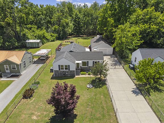 3rd image of 193 Empire Dr