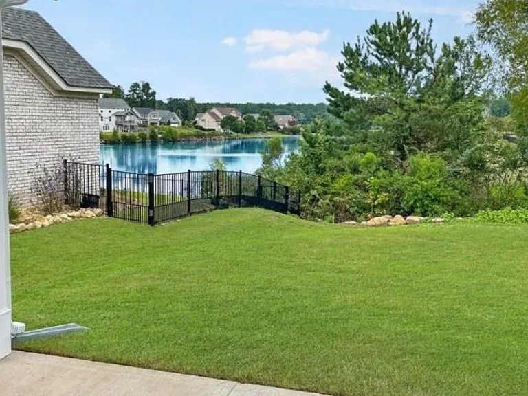2115 Teale Ln — Photo 16