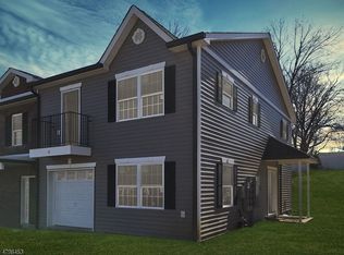 13 Gregg Ct, Newton, NJ 07860