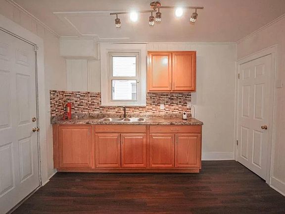 4th image of 1472 E 21st Ave