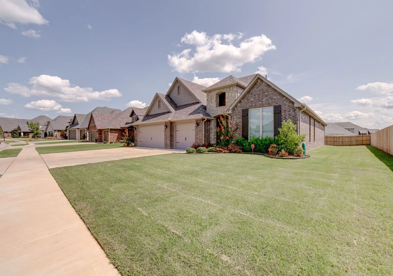 Jenks Luxury Living — Photo 1
