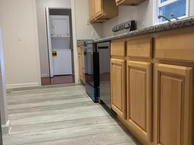 2445 Telegraph Ave #203 — Photo 2