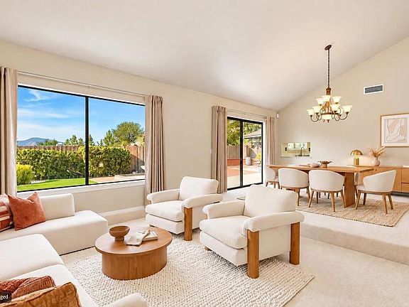 2nd image of 2033 Lilac Ln