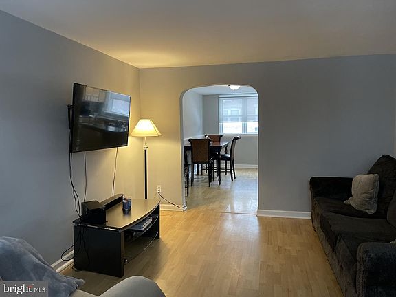 3rd image of 2209 Lynn Blvd