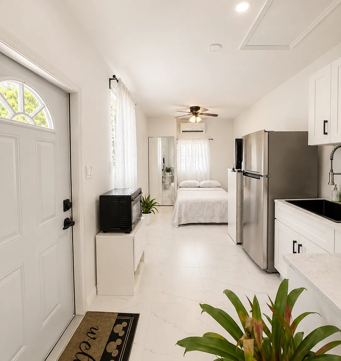 Studio, 400 sqft, $1,500 — Photo 1