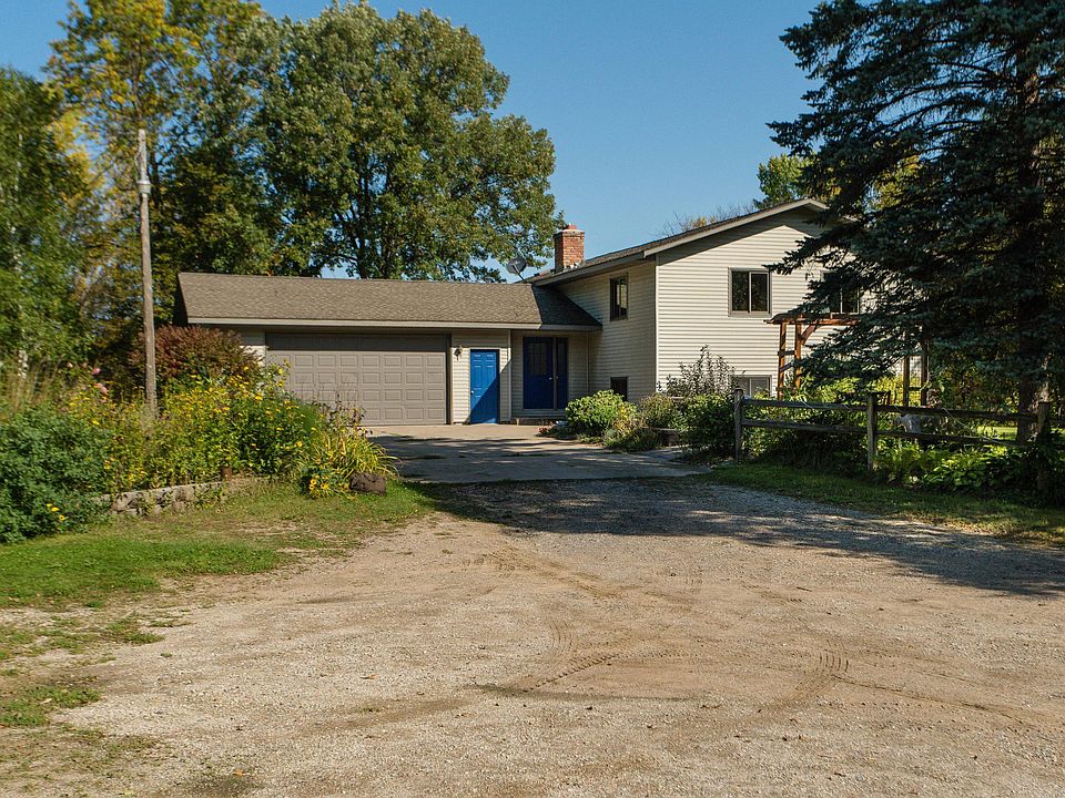 1st image of 38497 Walker Lake Dr