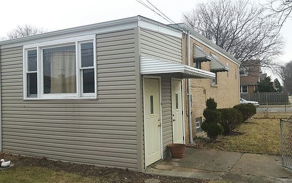 5th image of 2900 N Sayre Ave