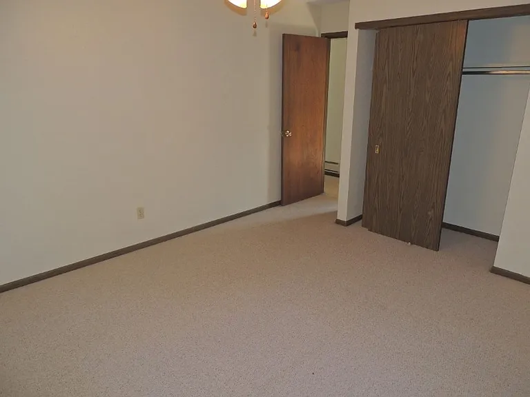 210 S. Chestnut Street — Photo 21