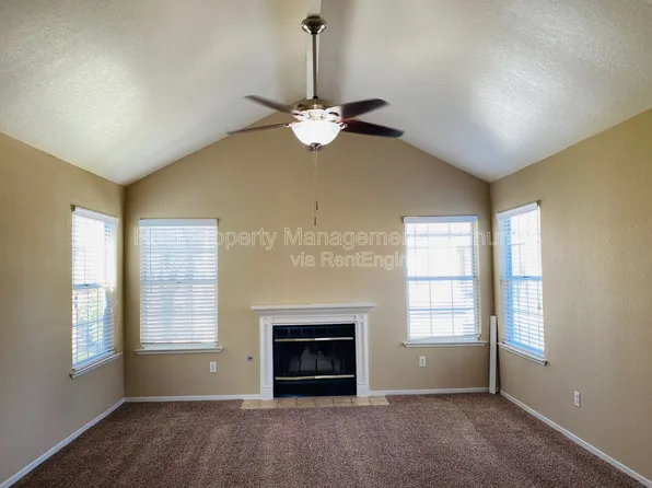 8153 N Cedar Ave APT 212, Fresno, CA 93720