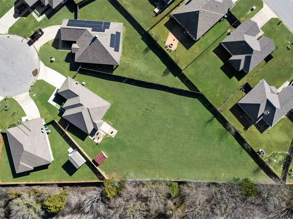 225 Holly Ct, Aubrey, TX 76227