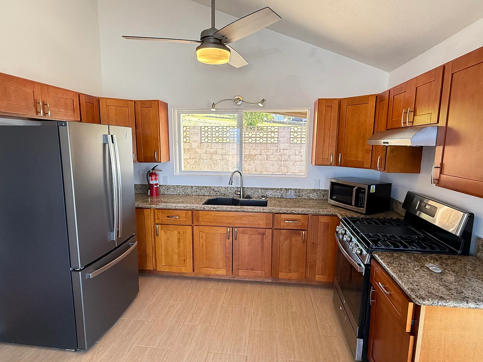 Alalani St, Makawao — Photo 2