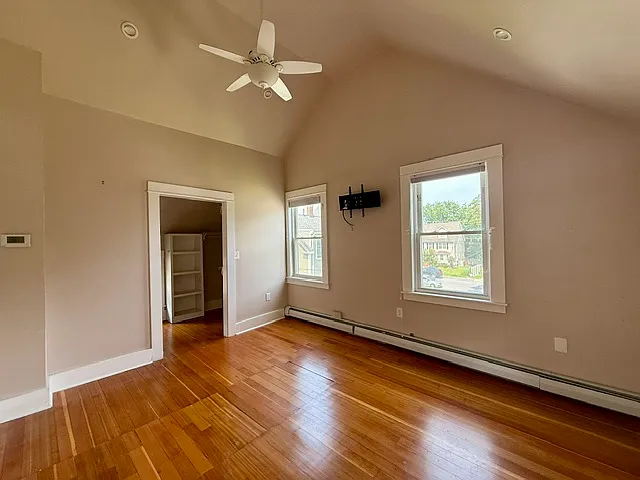 3 bed, 1.5 bath, 1455 sqft, $2,950 — Photo 3