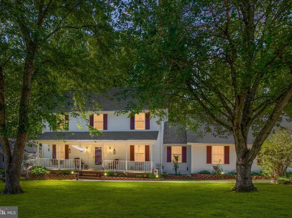 606 Stonewall Ln, Fredericksburg, VA 22407