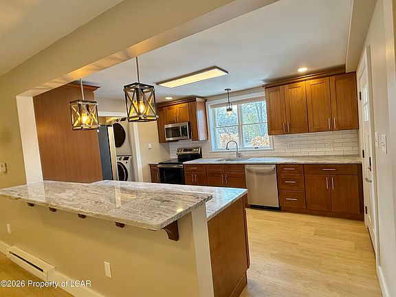 2nd image of 59 Birch Hill Ln