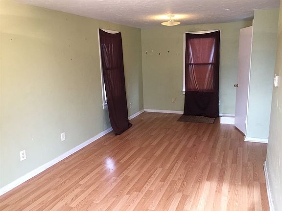 3rd image of 811.5 West Pl #B