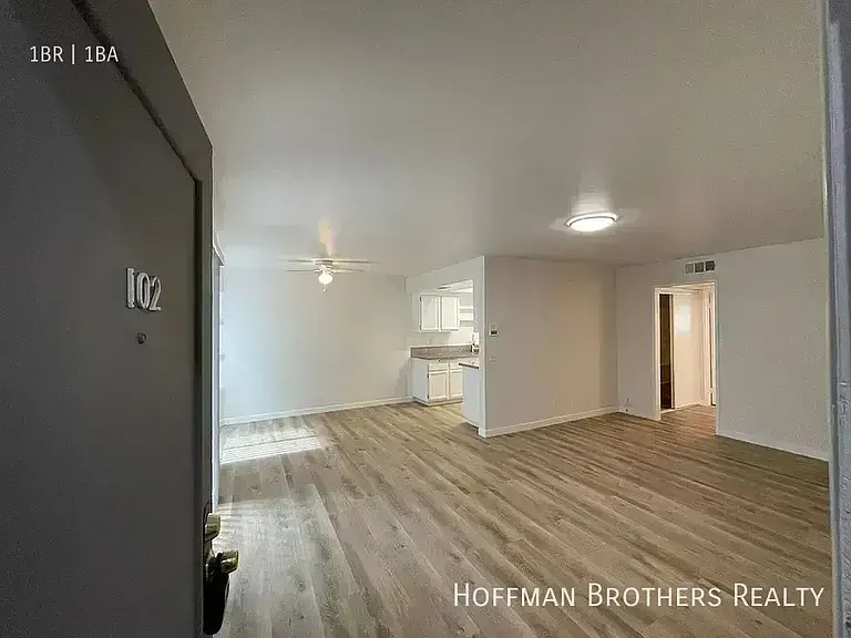 15000 Burbank Blvd #202 — Photo 2