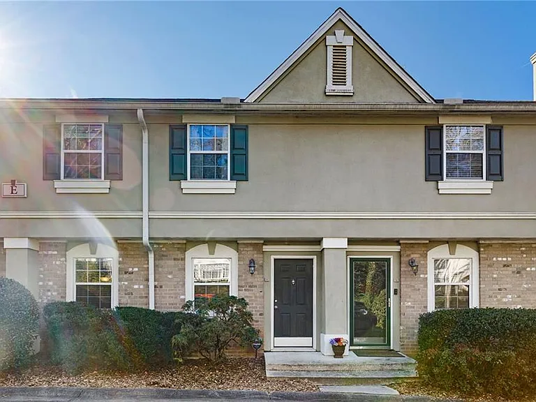 6900 Roswell Rd #3-E — Photo 2