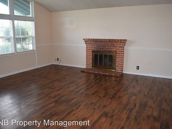 4th image of 1311 Gerry Way