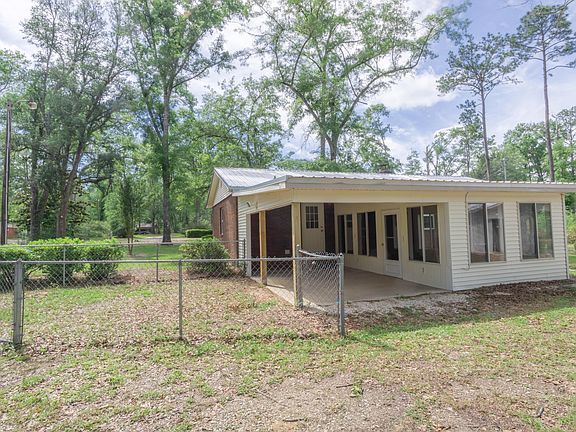 5th image of 779 Dogwood Ln