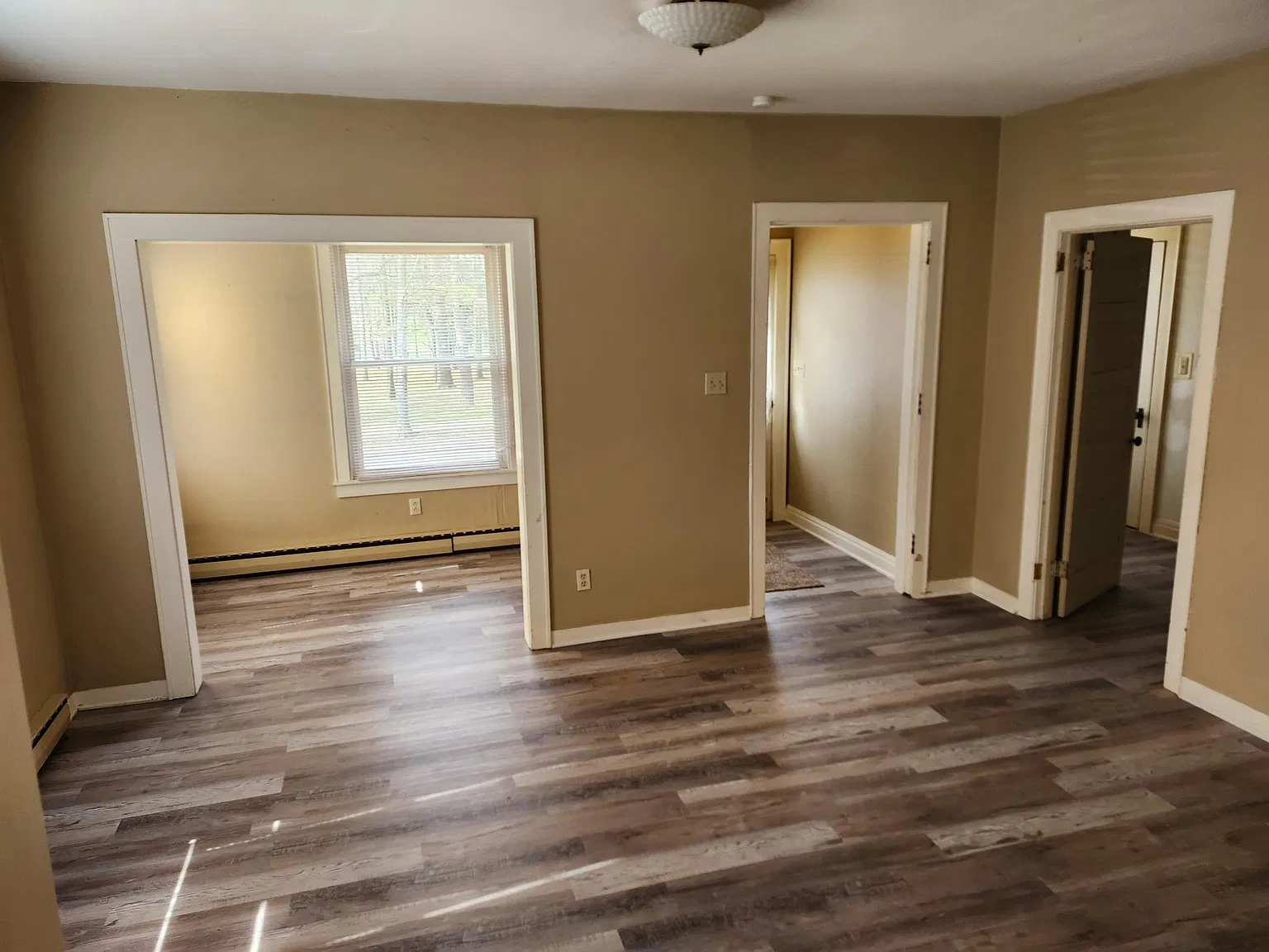 3 bed, 1.5 bath, 1170 sqft, $1,350 — Photo 4