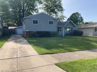 1210 Giesse Dr, Mayfield Heights, OH 44124