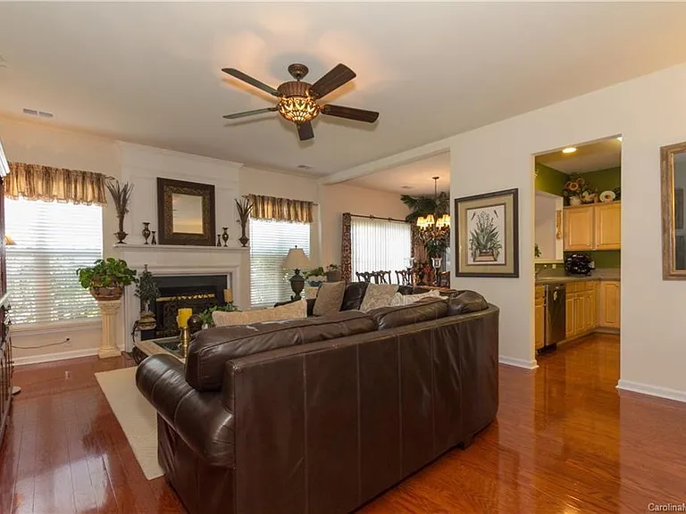 12415 Crowley Ct — Photo 11