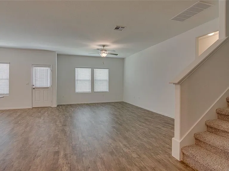 6721 Hartlage St — Photo 8