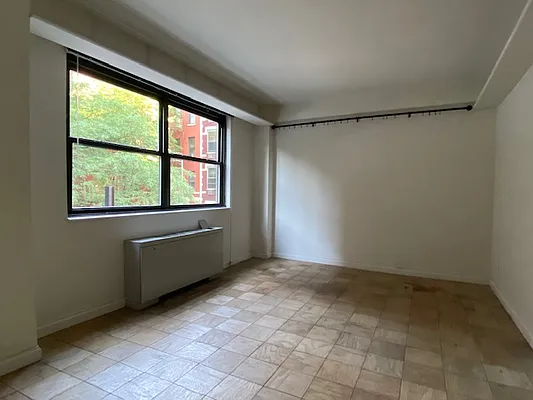 Rented by REAL New York | media 24