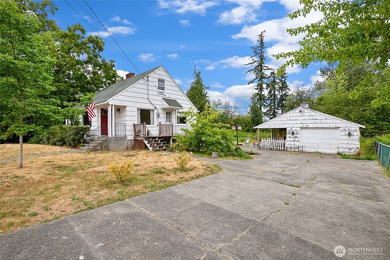2nd image of 215 99th Street E