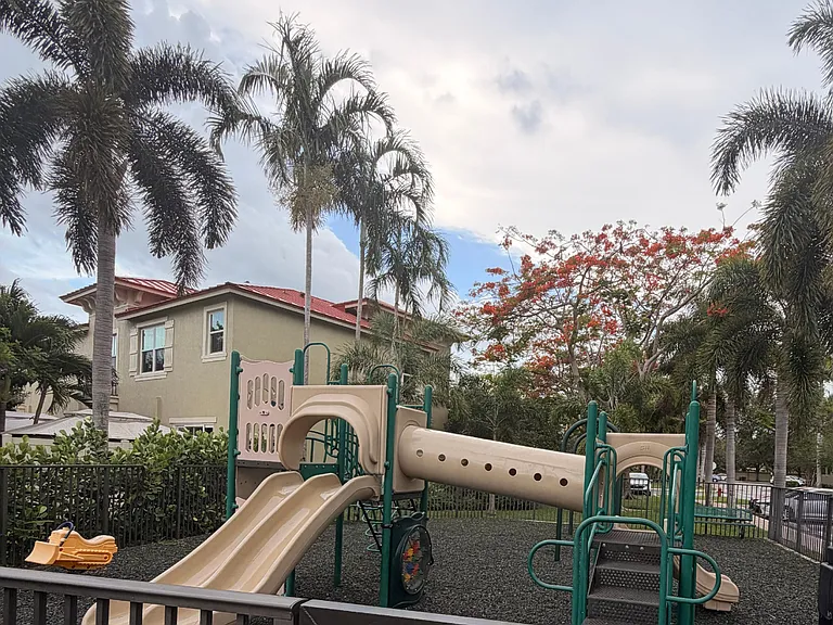 169 Monterey Bay Dr — Photo 14
