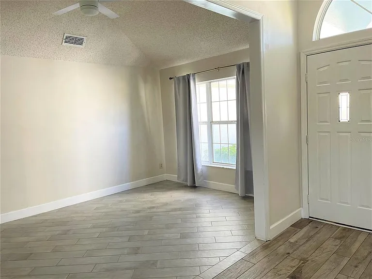 3913 Kiawa Dr — Photo 4