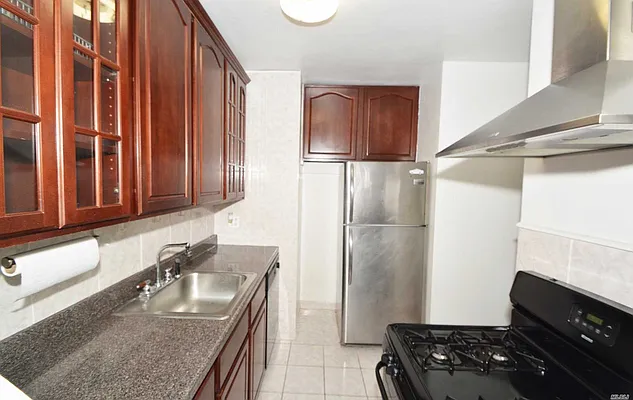 Sold by Benjamin Realty Since 1980 | media 26