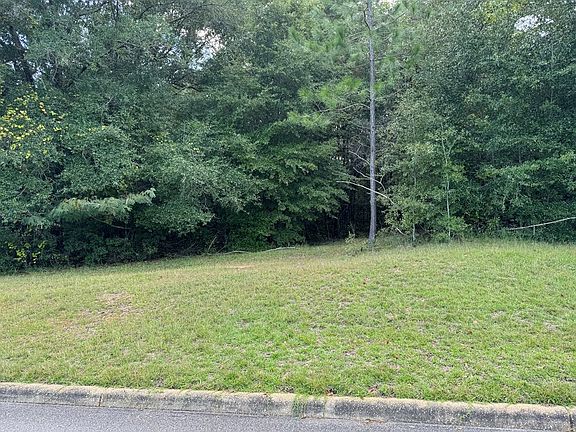 3rd image of 15 Wynnwood Cir
