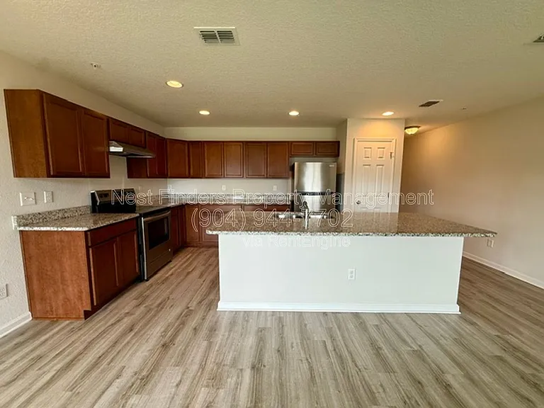 9121 Western Way #4 — Photo 6