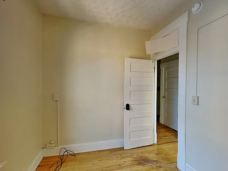 1633 Summit St #1635 — Photo 6
