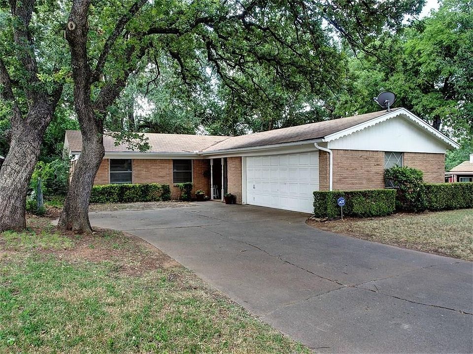 1st image of 119 Reaves Ct