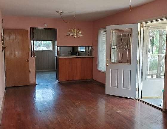 3rd image of 810 E Buchanan St