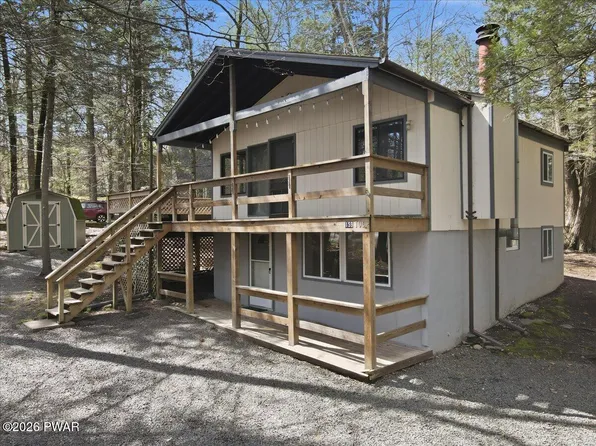 1025 Wallenpaupack Dr, Lake Ariel, PA 18436