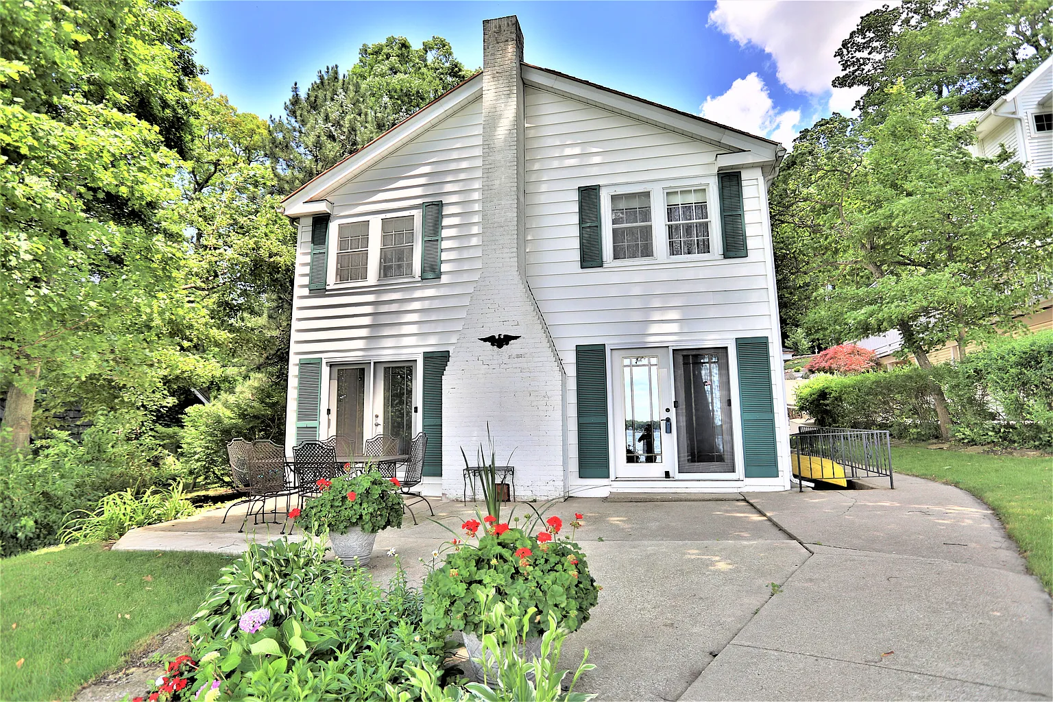7089 N Kalorama Rd photo 1