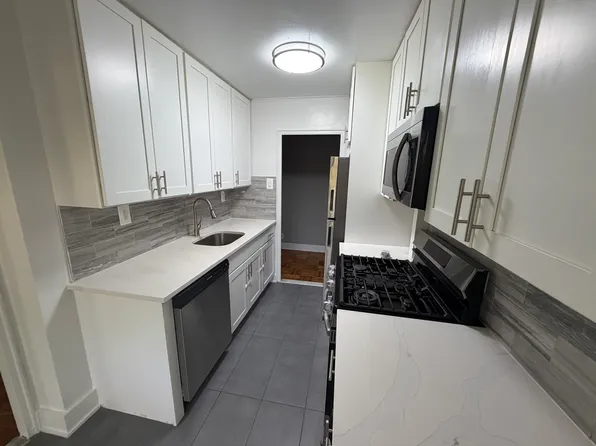 (undisclosed Address), Fresh Meadows, NY 11365