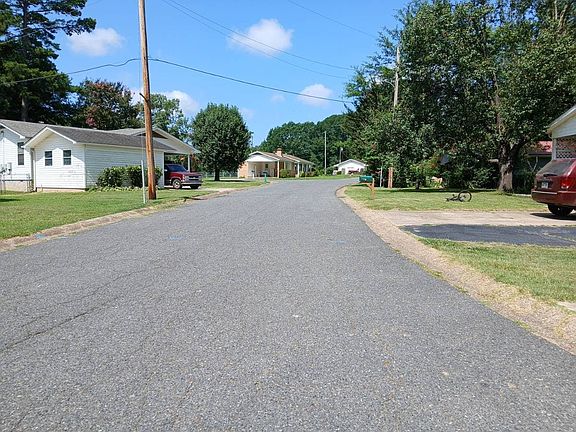5th image of 2318 McHenry Cir