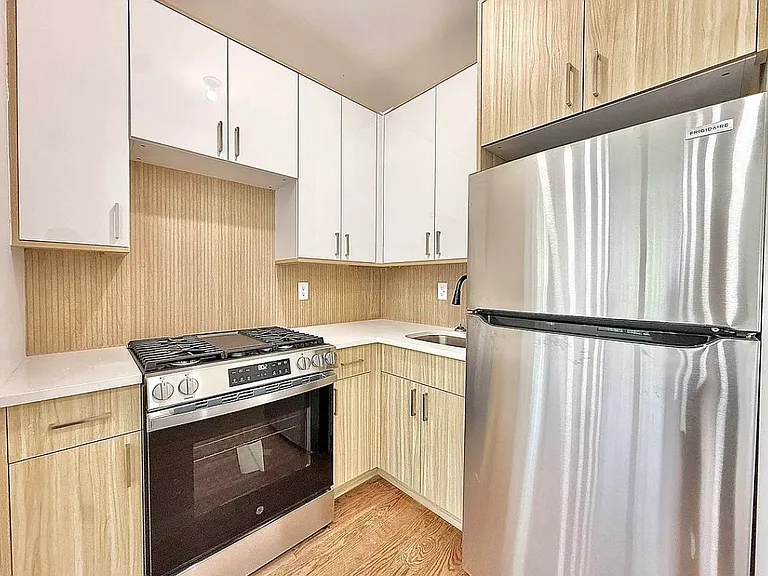 89 Veronica Pl #3 — Photo 1