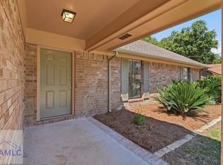 715 Little John Dr, Hinesville, GA 31313