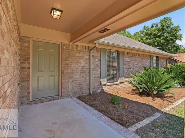 715 Little John Dr, Hinesville, GA 31313