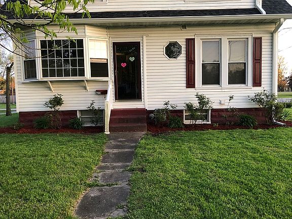 4th image of 613 W Grand Prairie St