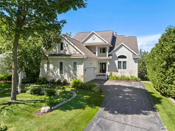 4972 Wildwinds Dr, Petoskey, MI 49770